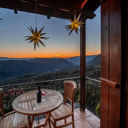 Rock Dandy Deluxe In - Delphi, Sauna, Prv Parking, Amazing View * Arachova