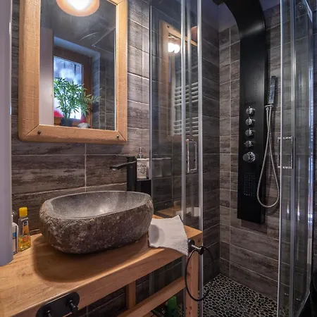 Rock Dandy Deluxe - Fireplace & Sauna *